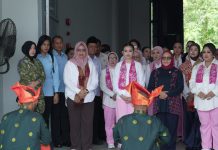 Produk Karya Warga Binaan Rutan Batam Curi Perhatian Ibu Wakil Presiden Dalam Kunjungan Kerja Rangkaian Hari Anak di Kepulauan Riau