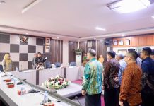 Bupati Karimun Ing. H. Iskandarsyah Kukuhkan Tim Pengawasan Bahasa dan Tandatangani MoU dengan Badan Bahasa Kemendikdasmen